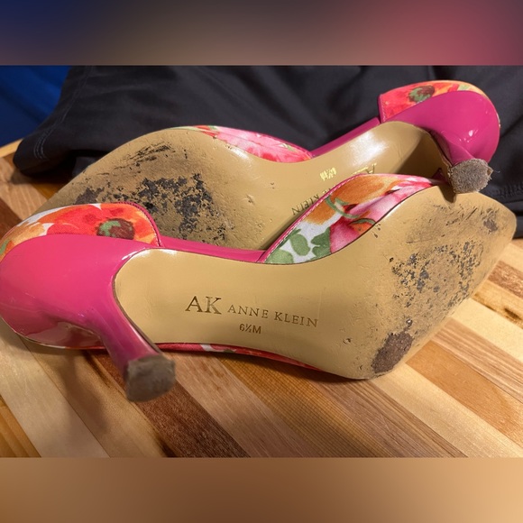 Anne Klein pink floral heels, size 6.5 - Picture 4 of 8